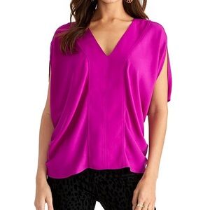 RACHEL Rachel Roy v-neck top, size L.